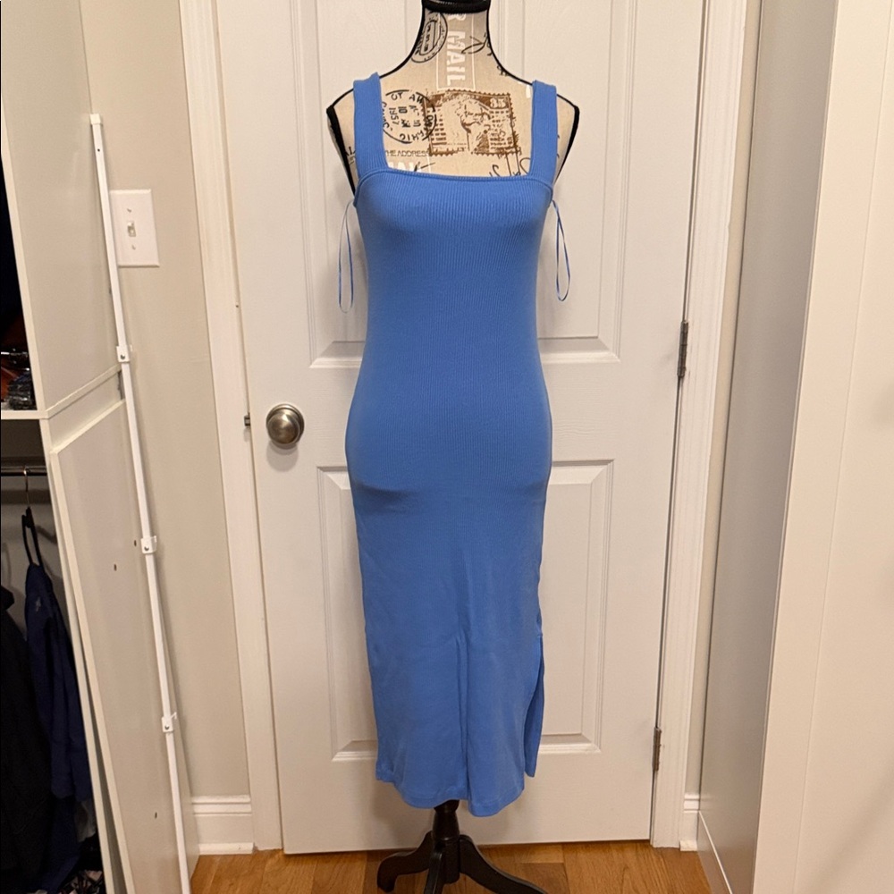 ON MAXI DRESS BLUE SMALL NEW